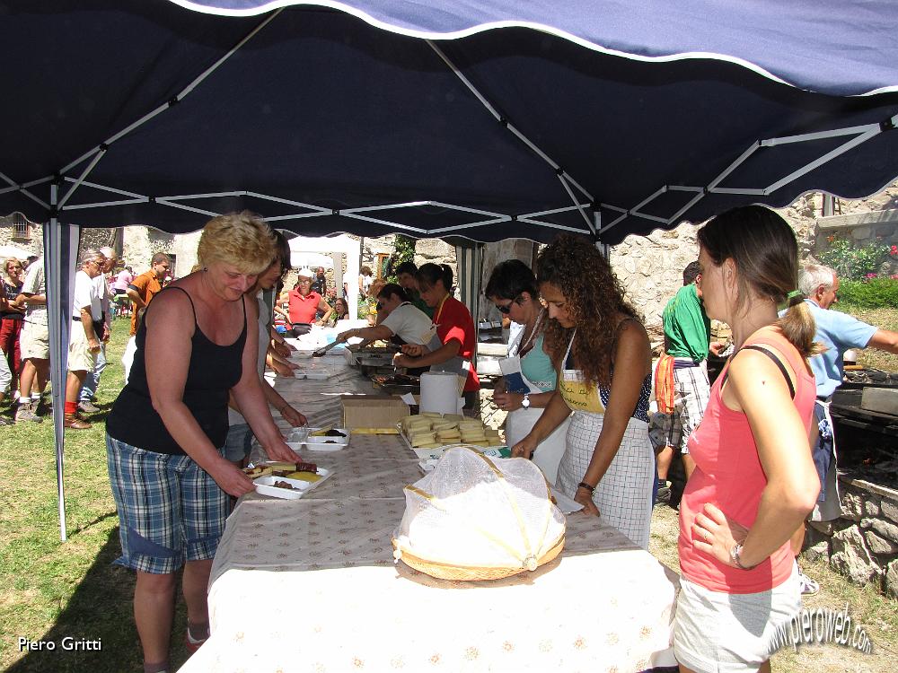 15 Il pranzo è servito.jpg